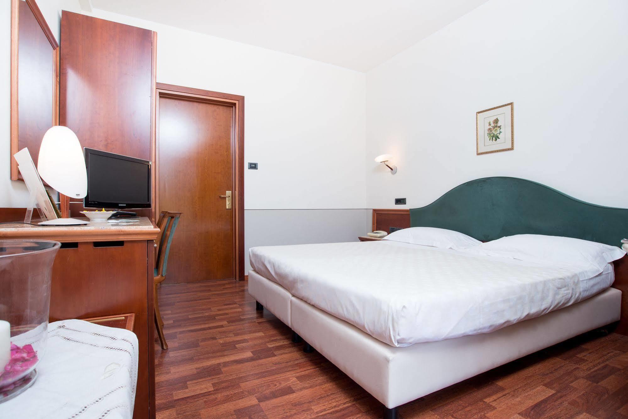 Terra Umbra Hotel Нарні Екстер'єр фото